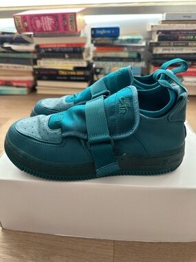 Nike women’s Teal Air Strap Sneakers